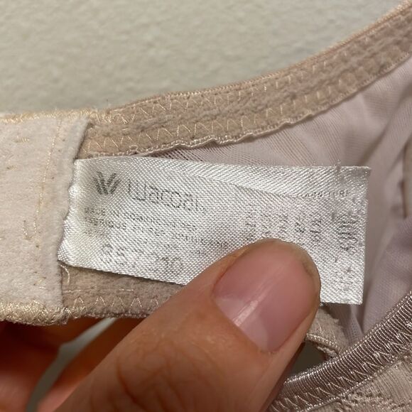 Wacoal woman’s cream underwire bra - Picture 5 of 8
